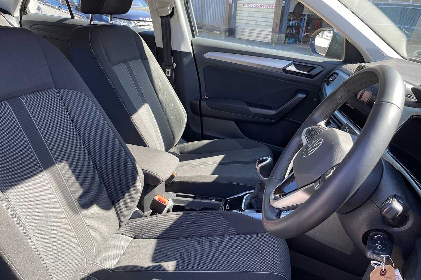 Volkswagen T-ROC Life 1.0 TSI 110PS 6-speed Manual 5 Door