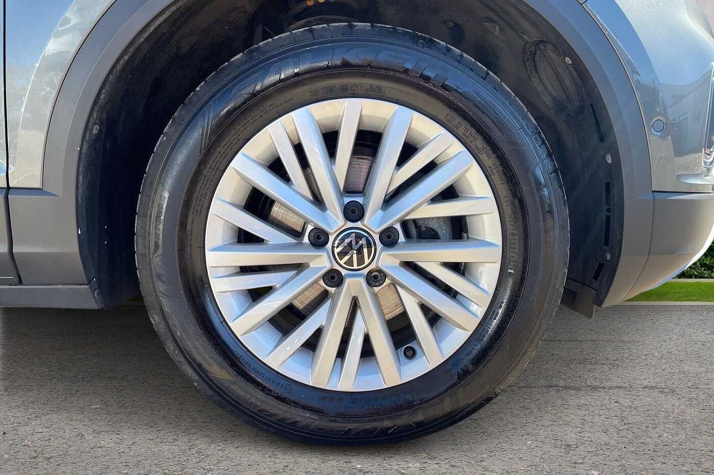 Volkswagen T-ROC Life 1.0 TSI 110PS 6-speed Manual 5 Door