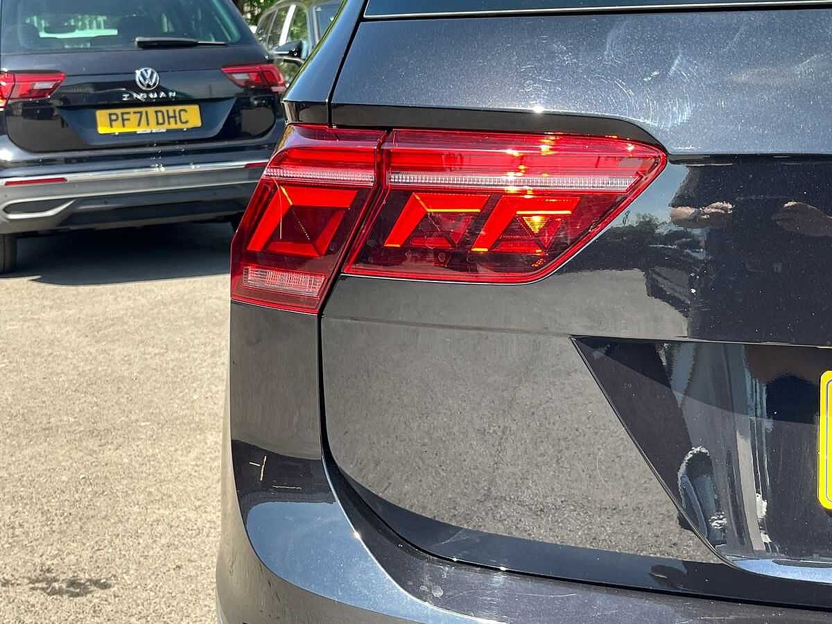Volkswagen Tiguan 2.0 TSI 320 4Motion R 5dr DSG