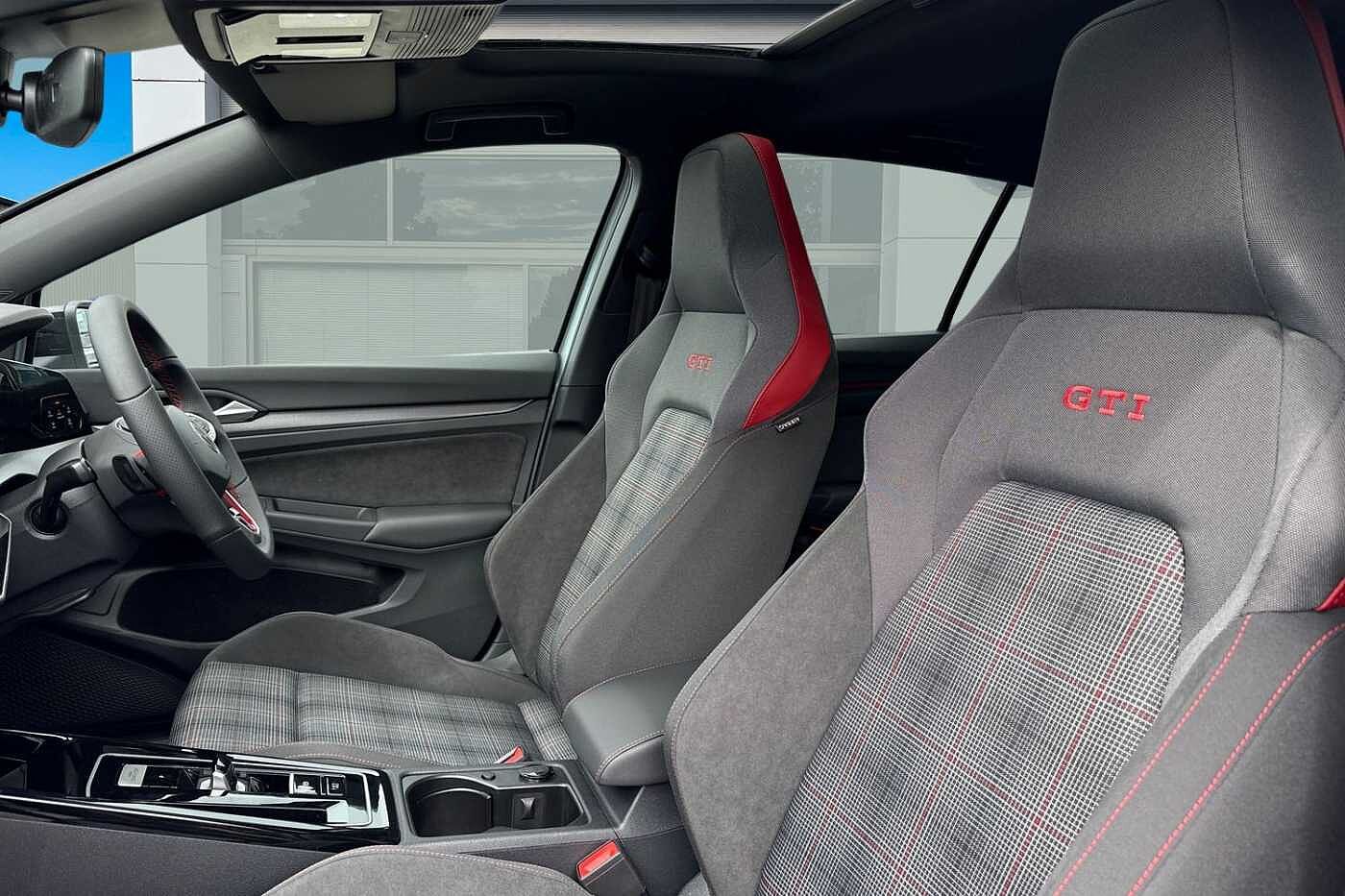 Volkswagen Golf GTI 2.0 TSI (265ps) DSG ⭐Queenstown Alloys, Black package, Sunroof, Area view⭐