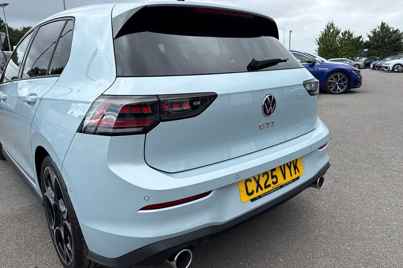 Volkswagen Golf GTI 2.0 TSI (265ps) DSG ⭐Queenstown Alloys, Black package, Sunroof, Area view⭐