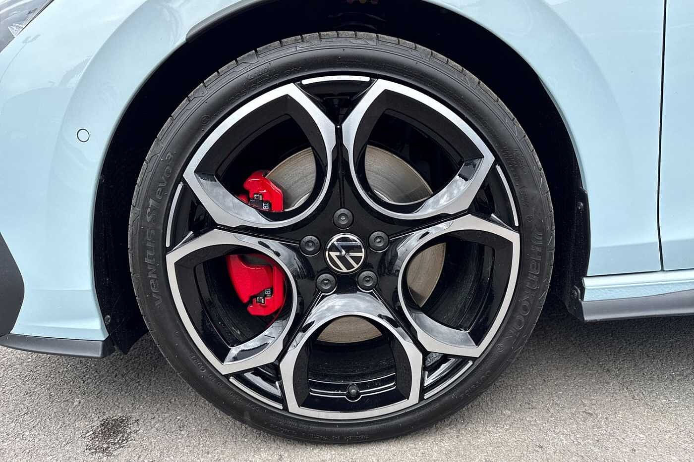 Volkswagen Golf GTI 2.0 TSI (265ps) DSG ⭐Queenstown Alloys, Black package, Sunroof, Area view⭐