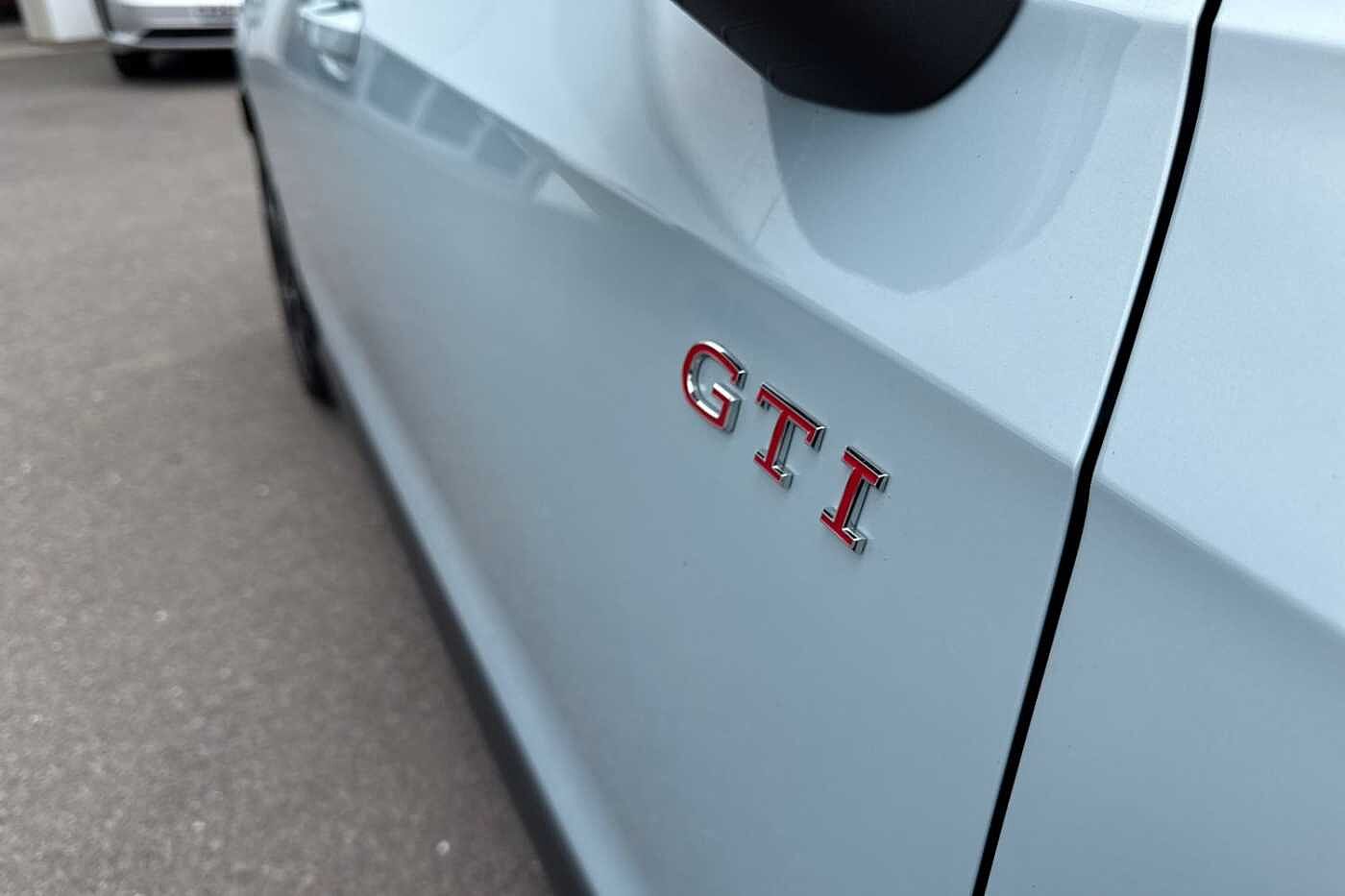 Volkswagen Golf GTI 2.0 TSI (265ps) DSG ⭐Queenstown Alloys, Black package, Sunroof, Area view⭐