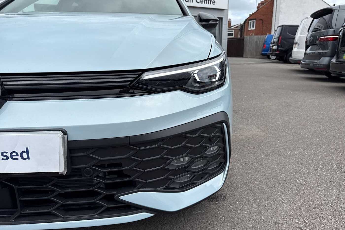 Volkswagen Golf GTI 2.0 TSI (265ps) DSG ⭐Queenstown Alloys, Black package, Sunroof, Area view⭐