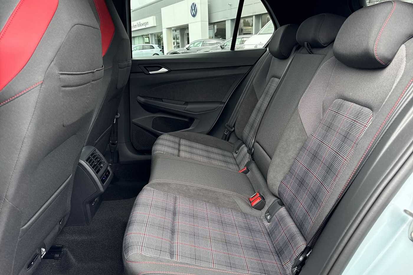 Volkswagen Golf GTI 2.0 TSI (265ps) DSG ⭐Queenstown Alloys, Black package, Sunroof, Area view⭐