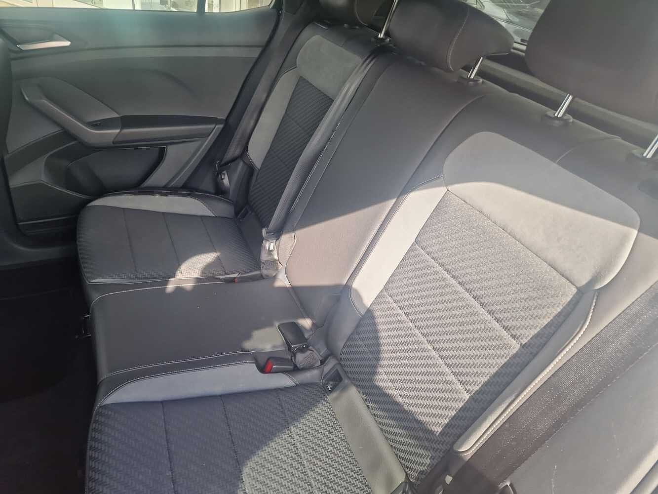 Volkswagen T-Cross 1.0 TSI 110PS R-Line