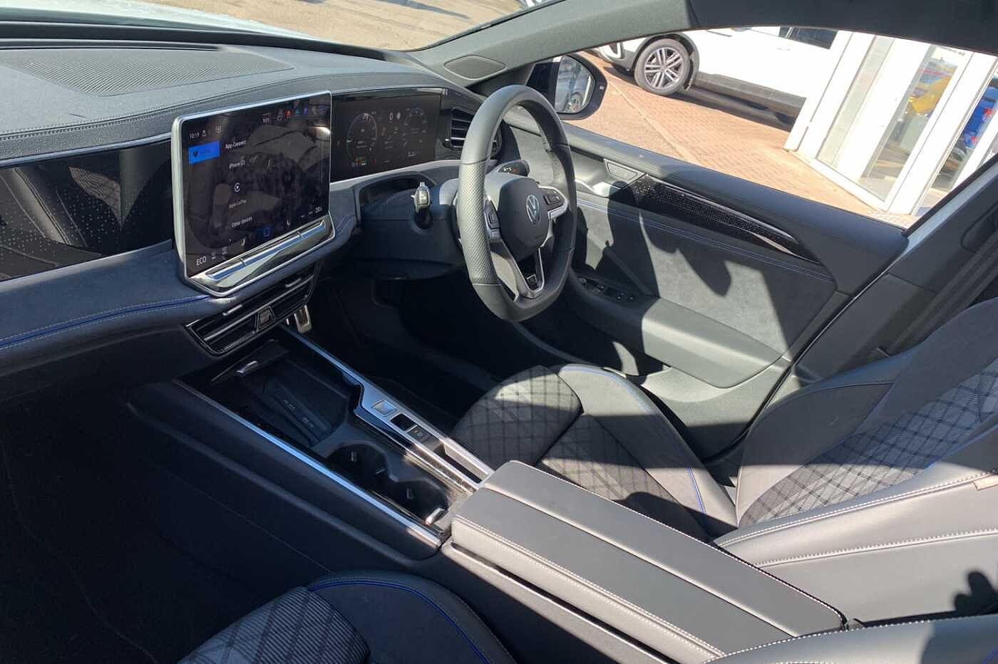 Volkswagen Passat Estate 1.5 TSI 204PS eHybrid R-Line DSG