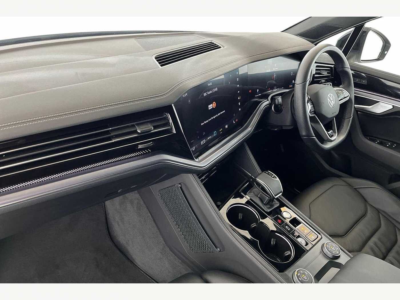 Volkswagen Touareg 3.0 TDI V6 Black Edition SUV 5dr Diesel Tiptronic 4Motion Euro 6 (s/s) (286 ps)