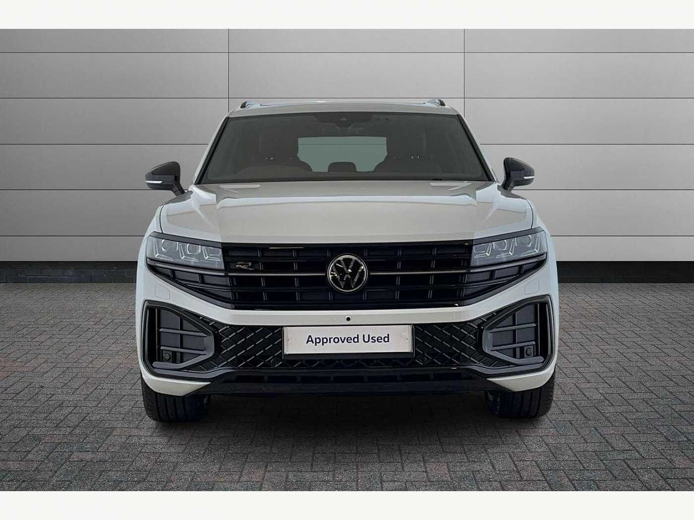 Volkswagen Touareg 3.0 TDI V6 Black Edition SUV 5dr Diesel Tiptronic 4Motion Euro 6 (s/s) (286 ps)