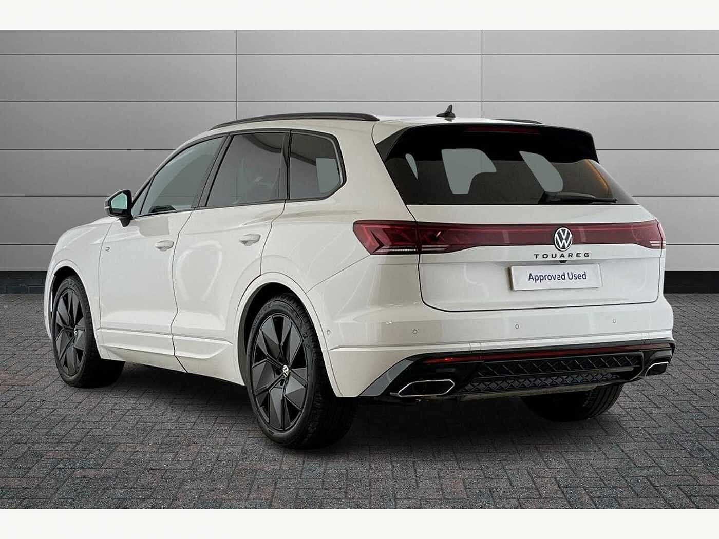 Volkswagen Touareg 3.0 TDI V6 Black Edition SUV 5dr Diesel Tiptronic 4Motion Euro 6 (s/s) (286 ps)