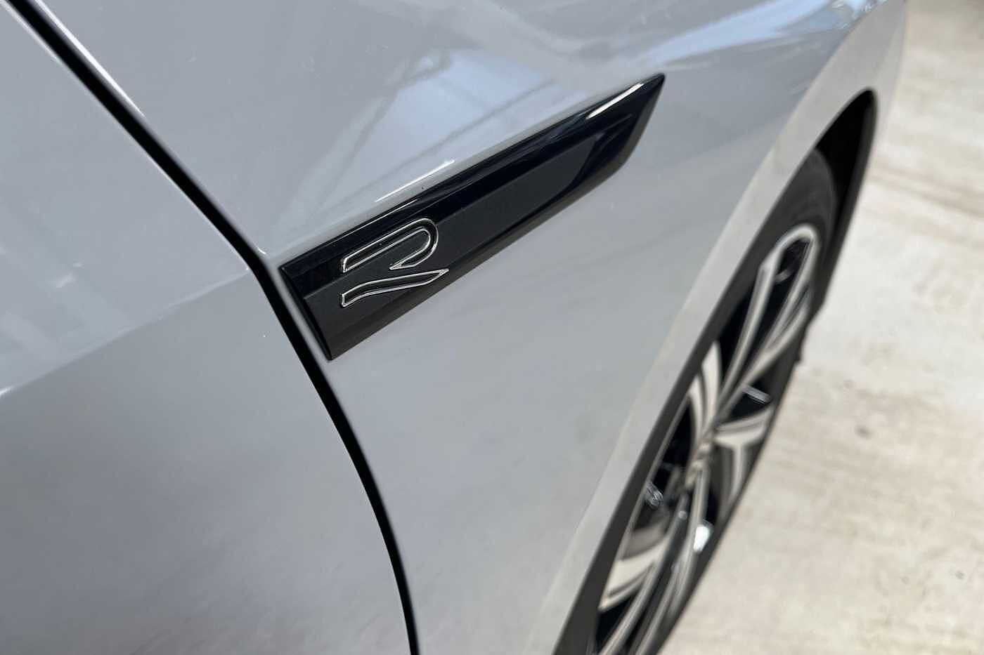 Volkswagen Golf 1.5 eTSI MHEV R-Line Hatchback 5dr Petrol Hybrid DSG Euro 6 (s/s) (150 ps) 18 Be