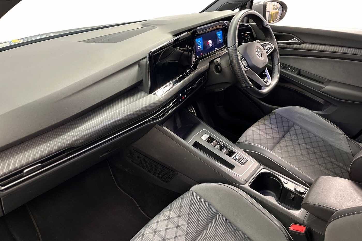 Volkswagen Golf 1.5 eTSI MHEV R-Line Hatchback 5dr Petrol Hybrid DSG Euro 6 (s/s) (150 ps) 18 Be