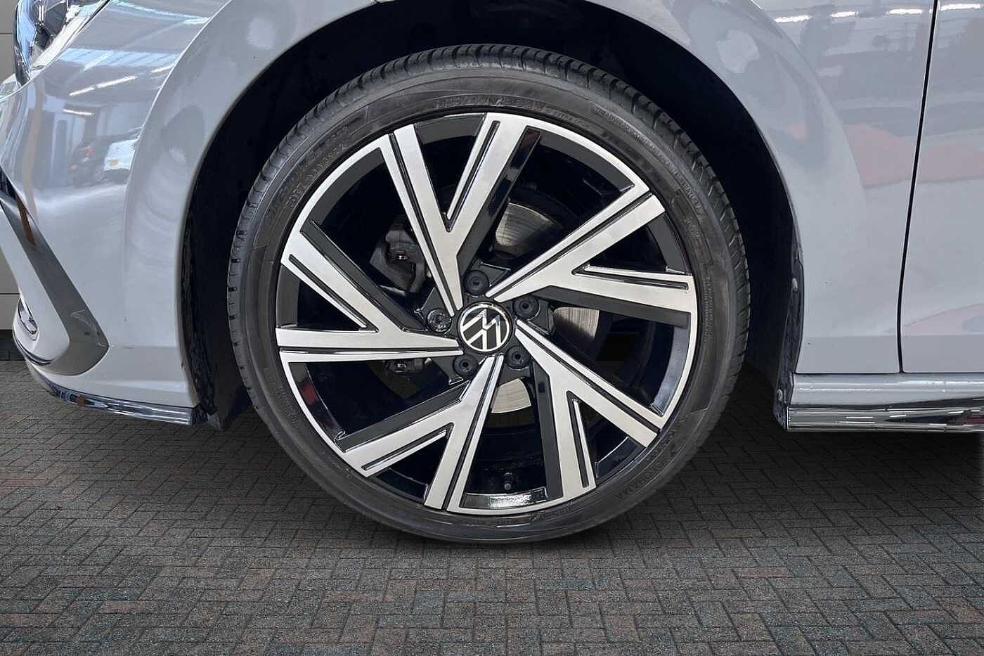 Volkswagen Golf 1.5 eTSI MHEV R-Line Hatchback 5dr Petrol Hybrid DSG Euro 6 (s/s) (150 ps) 18 Be