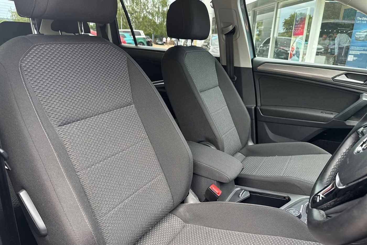 Volkswagen Tiguan Allspace 2.0 TDI Match SUV 5dr Diesel DSG 4Motion Euro 6 (s/s) (150 ps) 7 seater & 4WD!