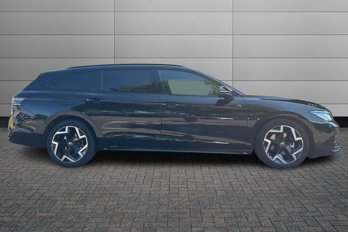 Volkswagen Passat 1.5 eTSI MHEV R-Line Estate 5dr Petrol Hybrid DSG Euro 6 (s/s) (150 ps)