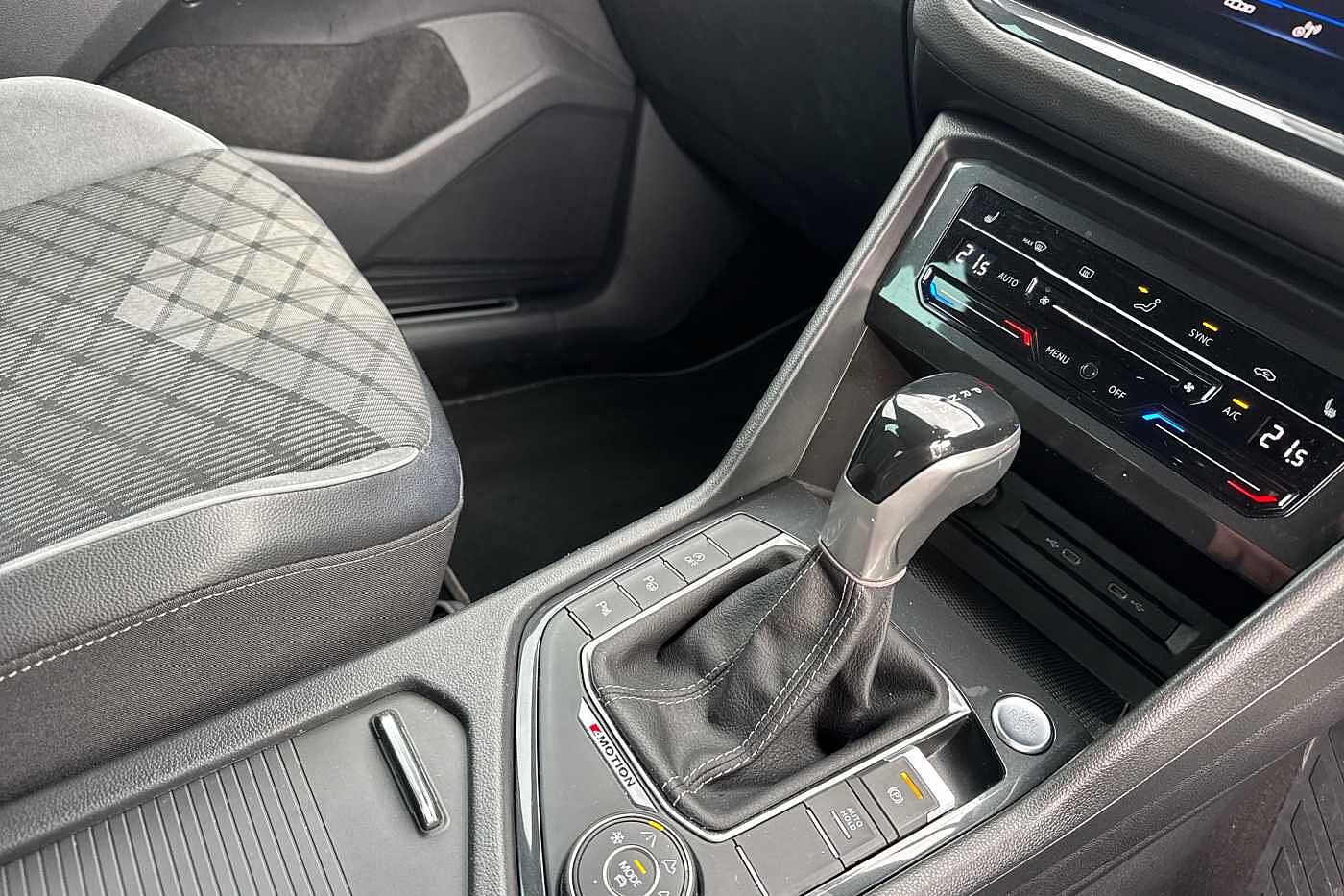 Volkswagen Tiguan 2.0 TDI (150PS) R-Line SCR 4Motion DSG