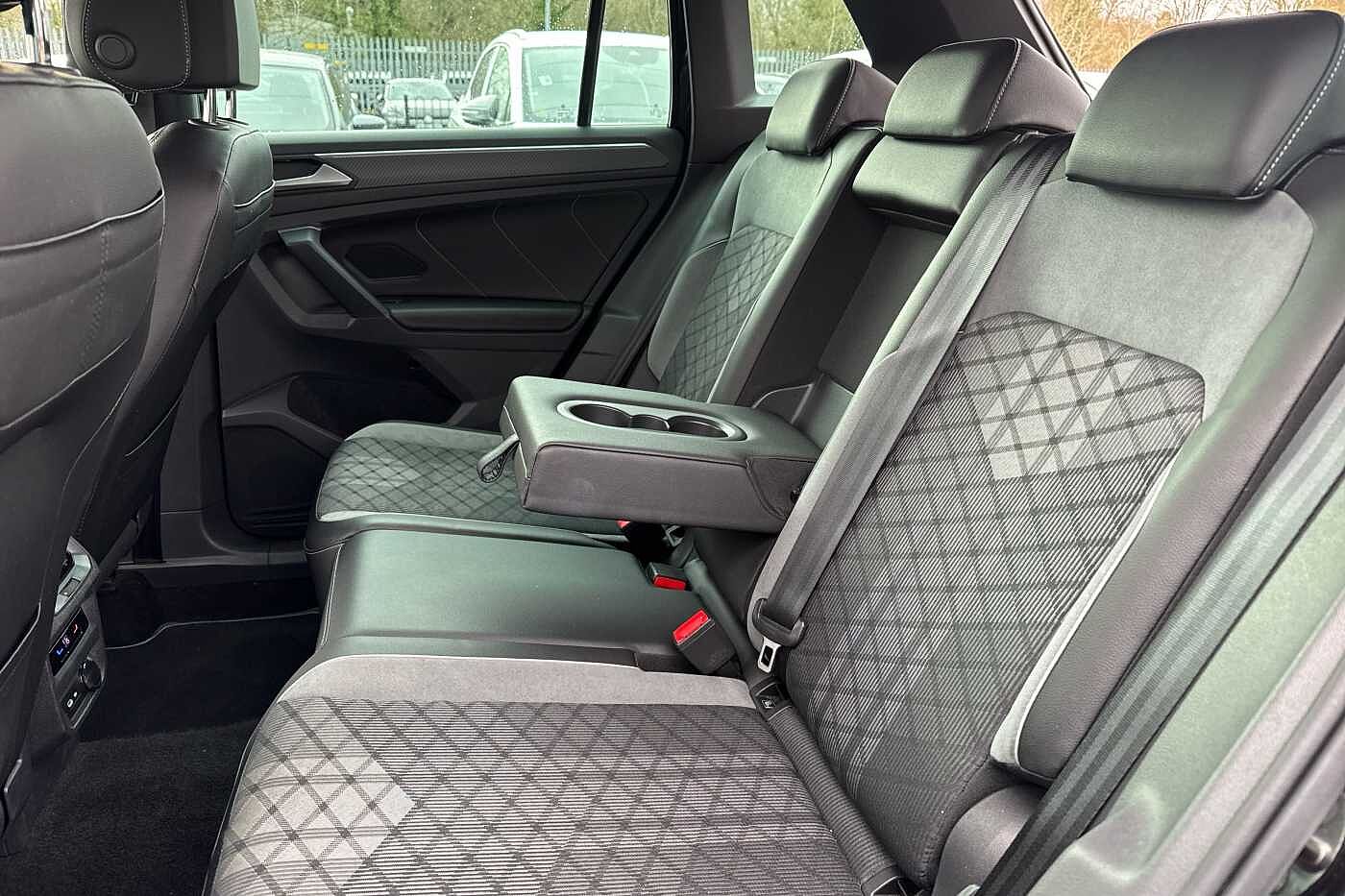 Volkswagen Tiguan 2.0 TDI (150PS) R-Line SCR 4Motion DSG