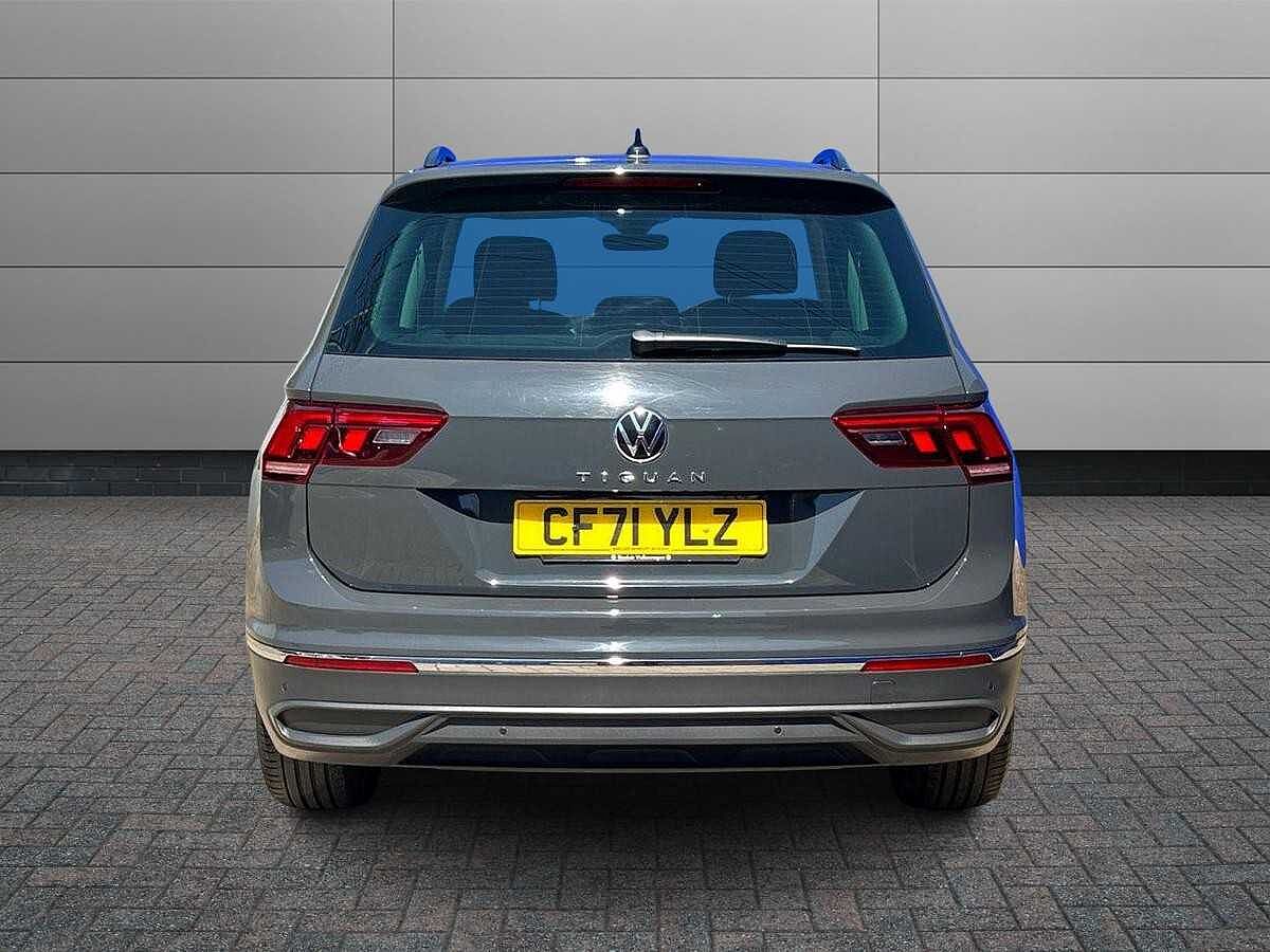 Volkswagen Tiguan 1.5 TSI (150ps) Life EVO Manual 5 door