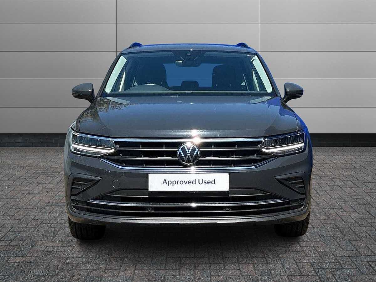 Volkswagen Tiguan 1.5 TSI (150ps) Life EVO Manual 5 door
