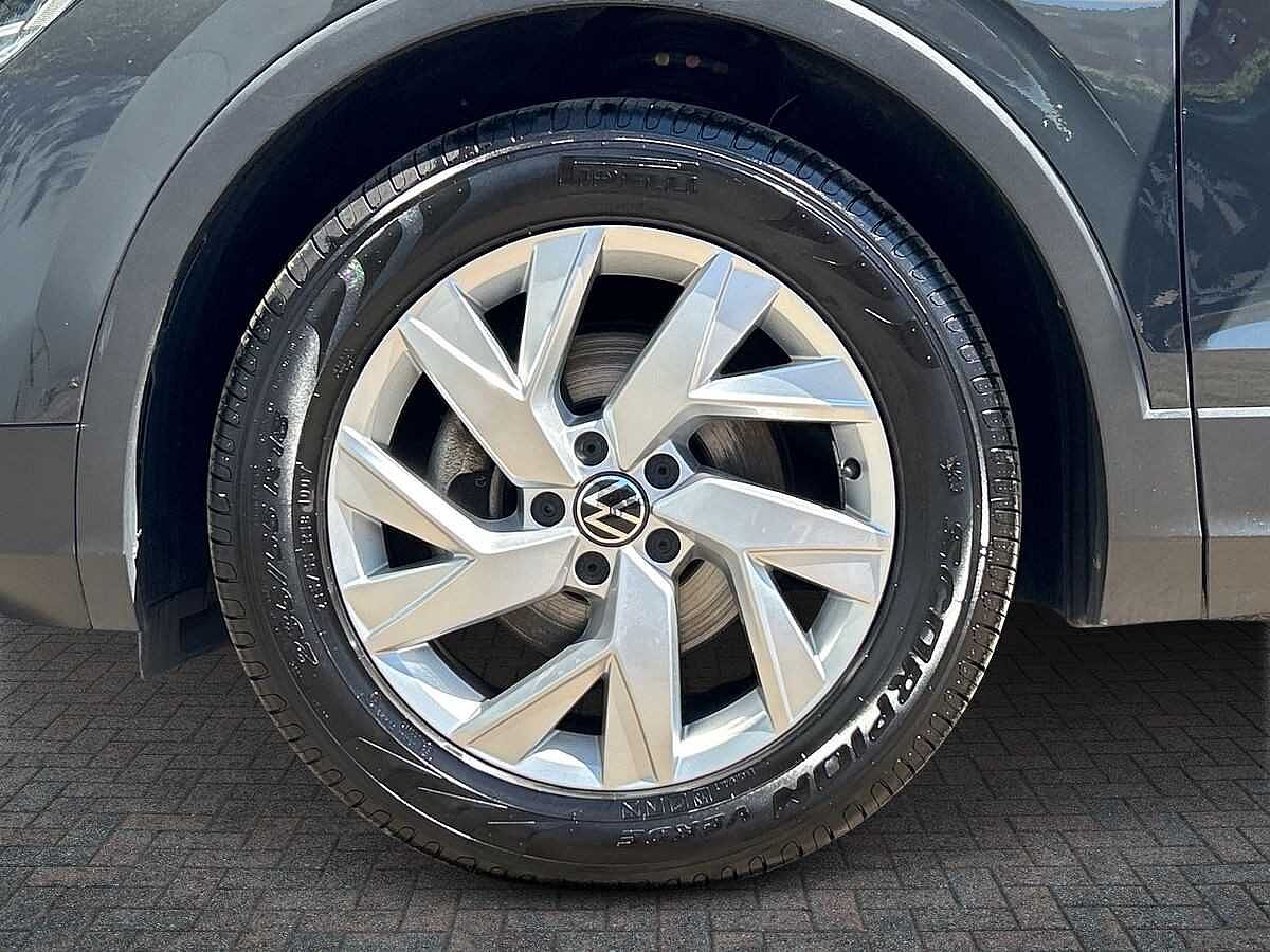 Volkswagen Tiguan 1.5 TSI (150ps) Life EVO Manual 5 door